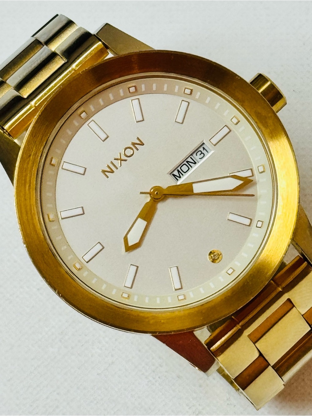 Nixon The Spur Day/Date 42mm Men's 6.5" MAX!! Gold Stainless Watch Silver Dial